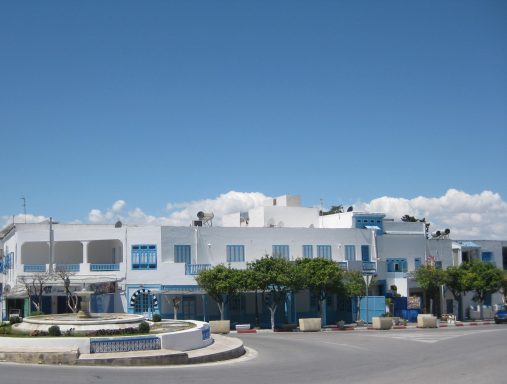 Place du village de Sidi Bou Saïd, Tunisie